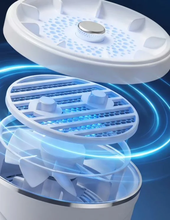 Technische Ansicht des Geräts PuriEasy mit dem perforierten Deckel getrennt von der wasserdichten Basis